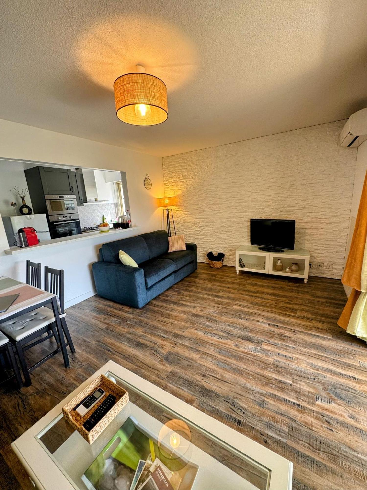Apt "Laura" Terrasse - Parking - Plage - 5Pers Juan-les-Pins Exterior foto
